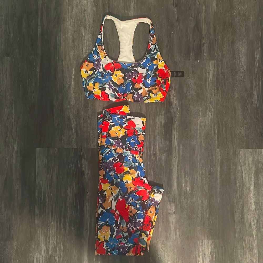 XS Beach Riot Set - EUC 

Purchased on Poshmark & only worn ONCE!